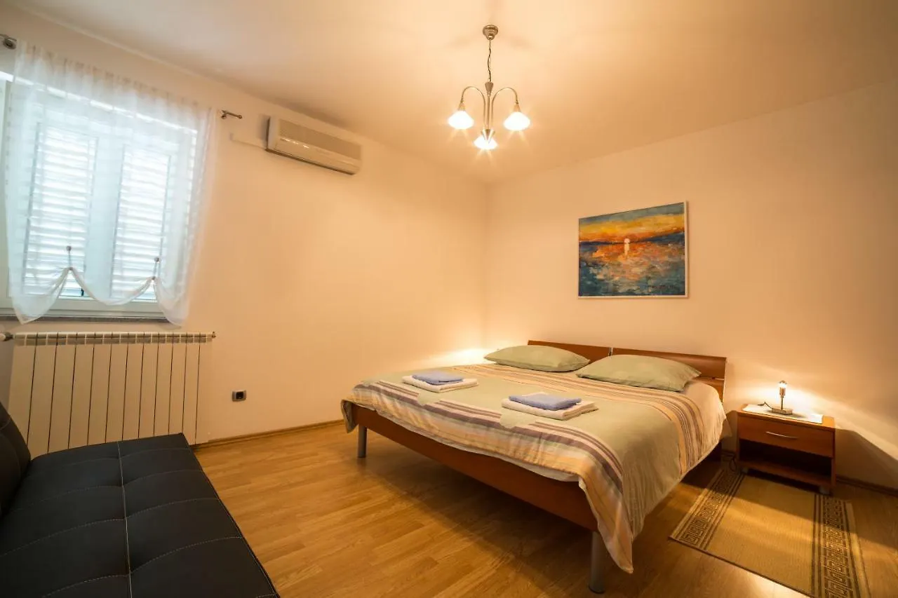 Apartment 奥帕提亚